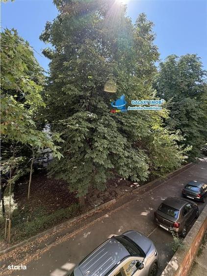 Apartament cu 2 camere decomandat în Basarabia