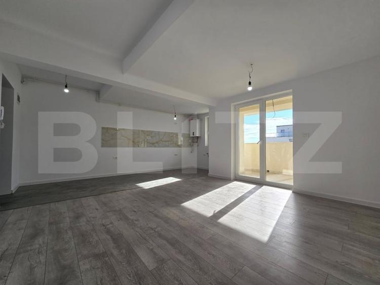 Apartament cu 3 camere decomandat în Torontalului