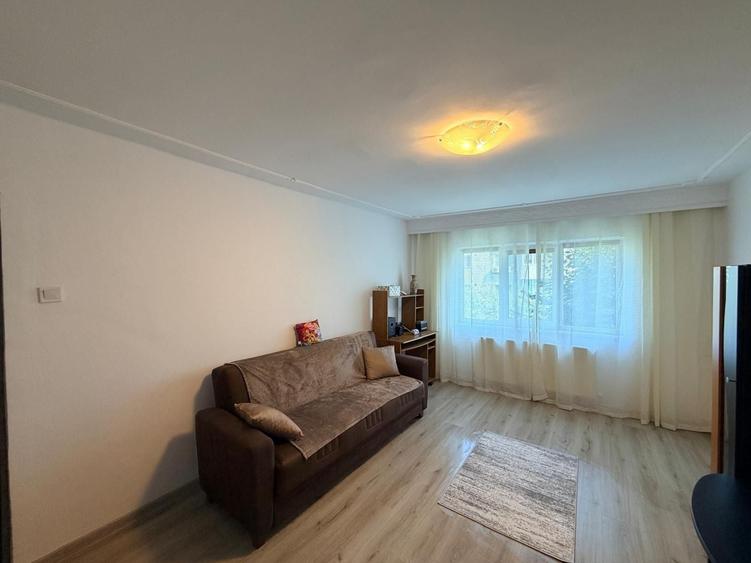 Apartament cu 2 camere decomandat în Anda