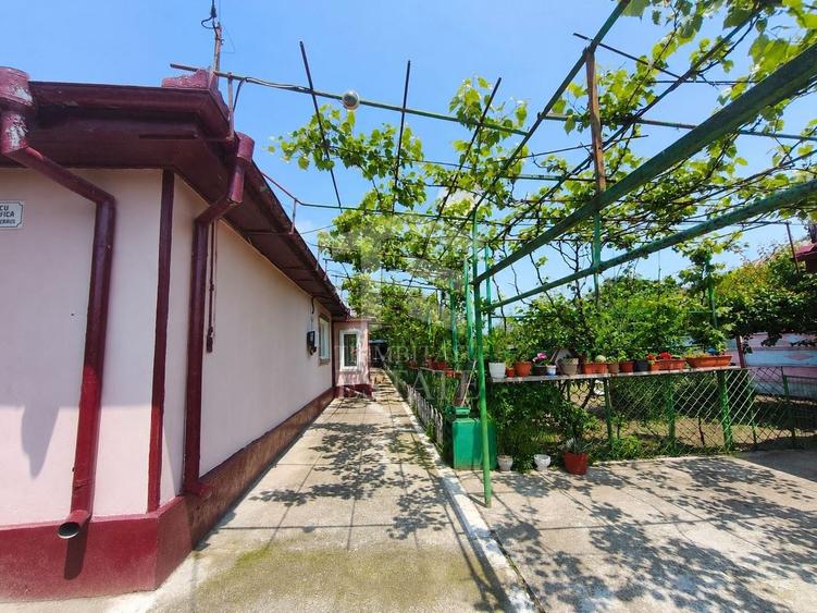 Casă individuală cu 5 camere cu Canalizare în Poiana