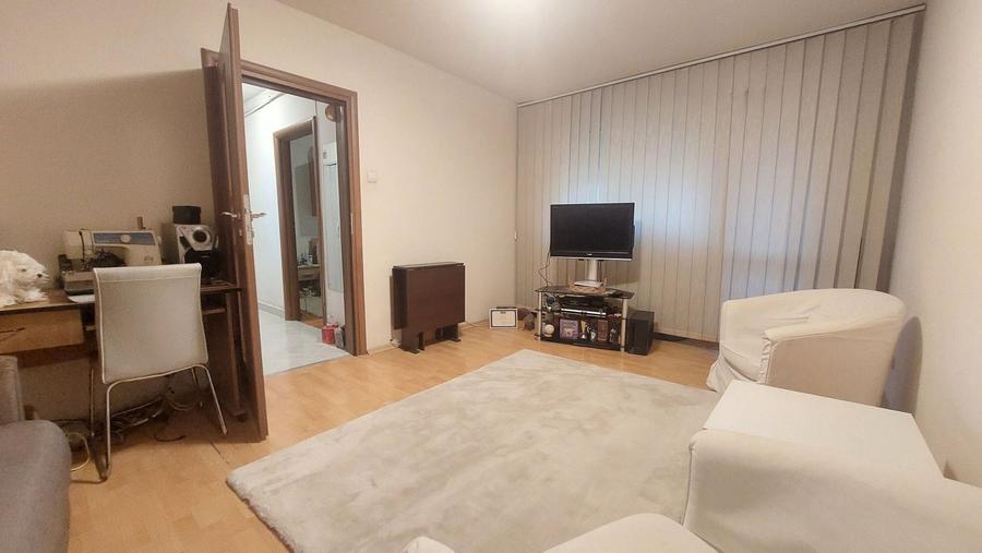 Apartament cu 2 camere decomandat, mobilat în Titan