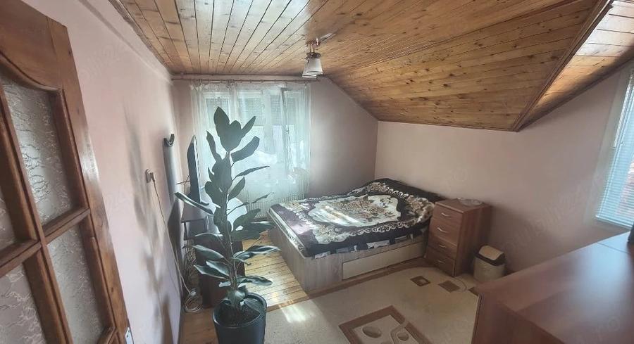 Casă cu 6 camere cu Teren 500 Mp în Traian