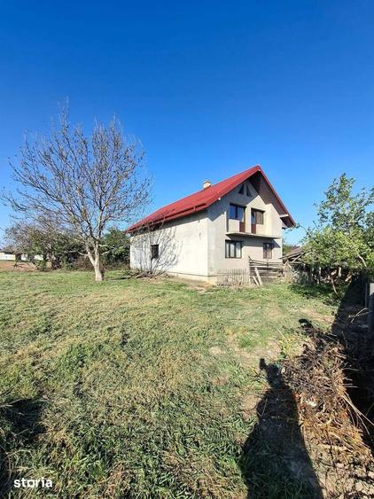 Casă cu 7 camere cu Teren 1118 Mp în Central