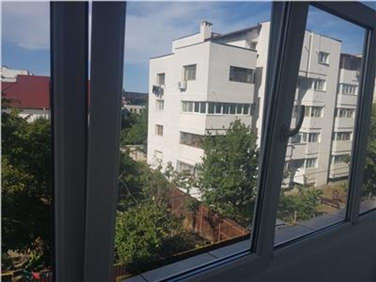 Garsonieră decomandată în 9 Mai