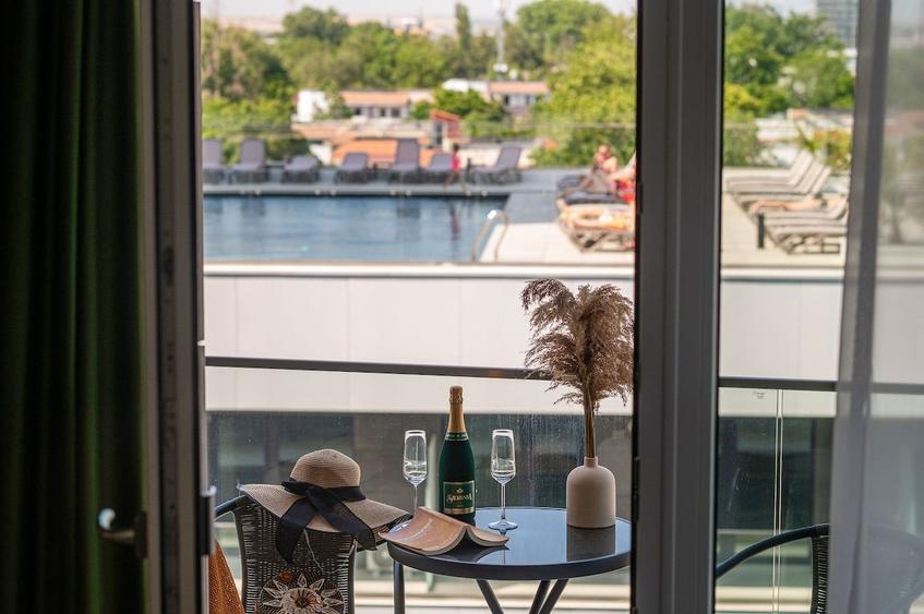 Apartament cu 2 camere decomandat în Mamaia-Sat