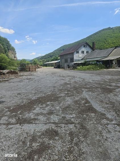 Spațiu comercial, de 2,500 mp, în Nufărul