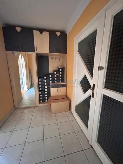 Casă individuală cu 4 camere cu Canalizare în Borș