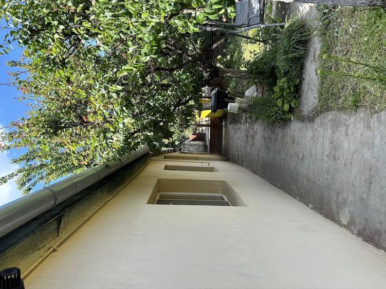 Casă cu Teren 1618 Mp în Central