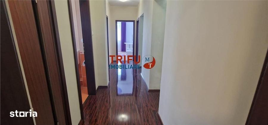 Apartament cu 4 camere decomandat în Cetate