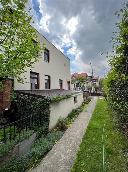 Casă individuală cu 4 camere cu Canalizare în Gheorgheni