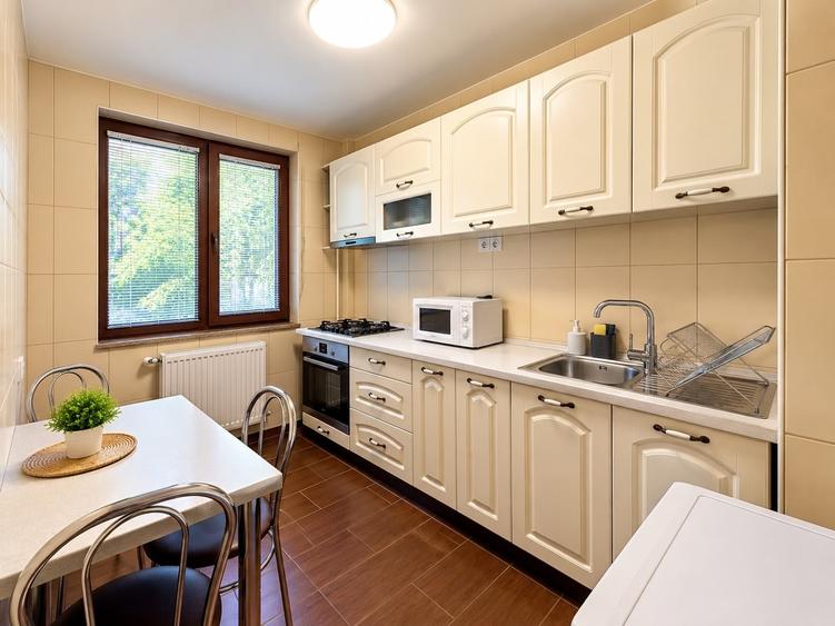 Apartament cu 2 camere decomandat, mobilat în Drumul Taberei