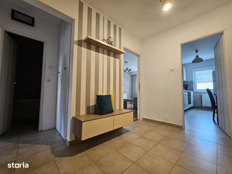 Apartament cu 4 camere decomandat în Central