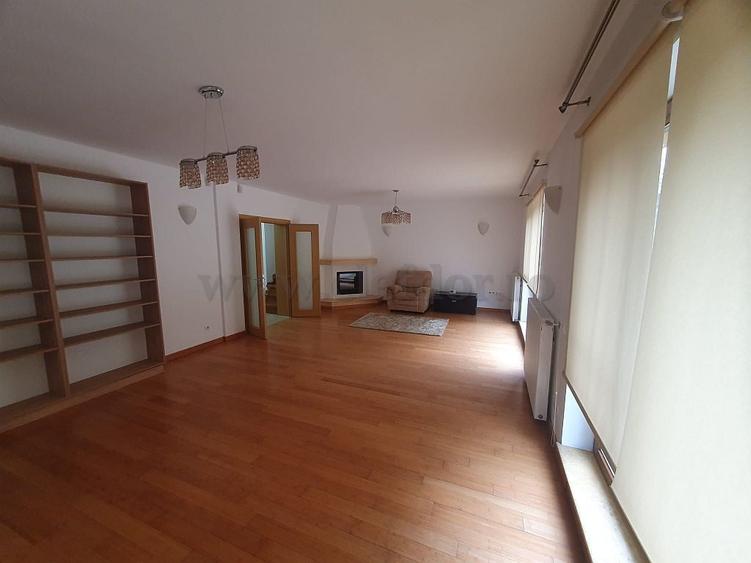 Casă individuală cu 6 camere cu Piscina în Iancu Nicolae