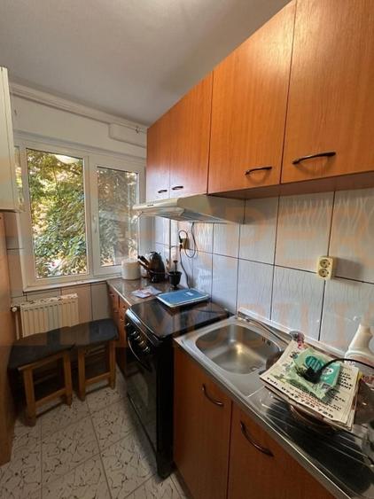 Apartament cu 3 camere semidecomandat în Tomis Nord