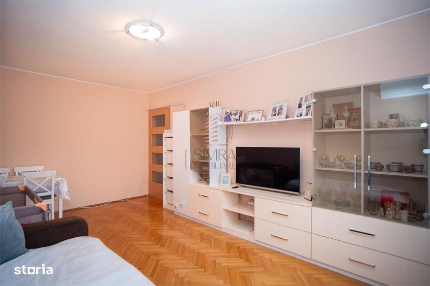 Apartament cu 3 camere decomandat în Rogerius