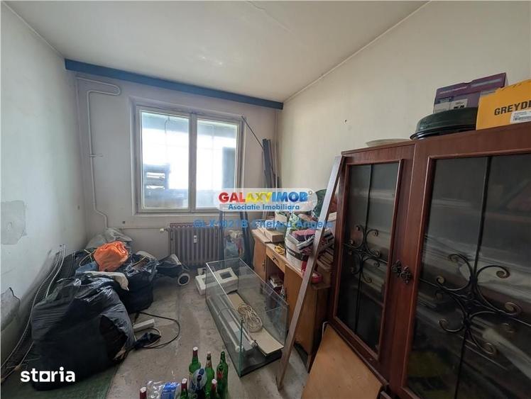 Apartament cu 4 camere în Berceni