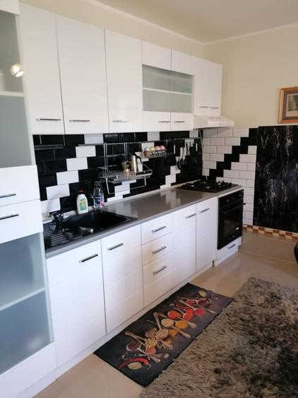 Casă cu 3 camere decomandat cu Teren 1000 Mp în Bârnova