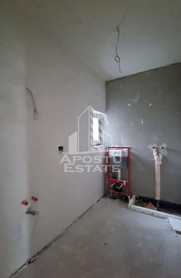 Casă cu 4 camere cu Teren 355 Mp în Giarmata
