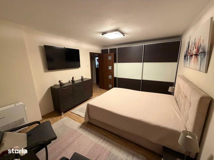 Apartament cu 3 camere decomandat în Drumul Taberei