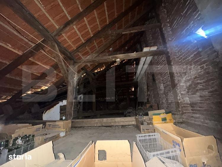 Casă cu 5 camere decomandat cu Teren 311 Mp în Central