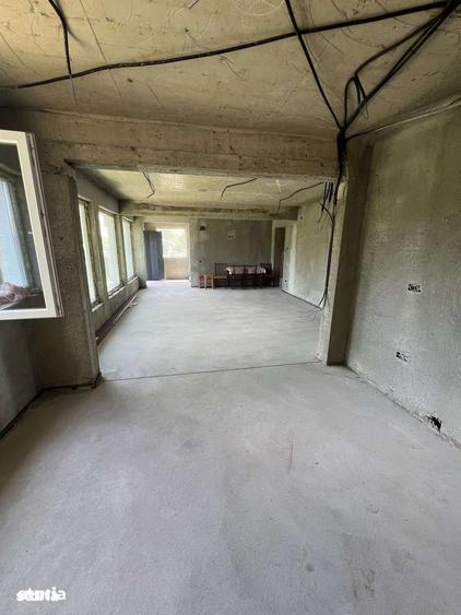 Casă cu 6 camere cu Teren 700 Mp în Breaza