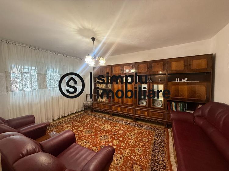 Apartament cu 3 camere decomandat în 1 Mai