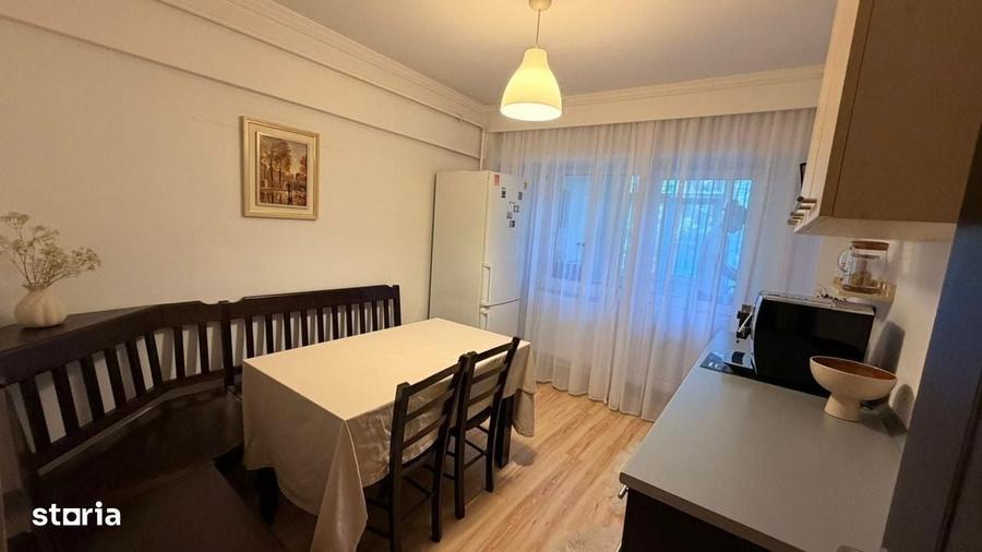 Apartament cu 4 camere în Traian