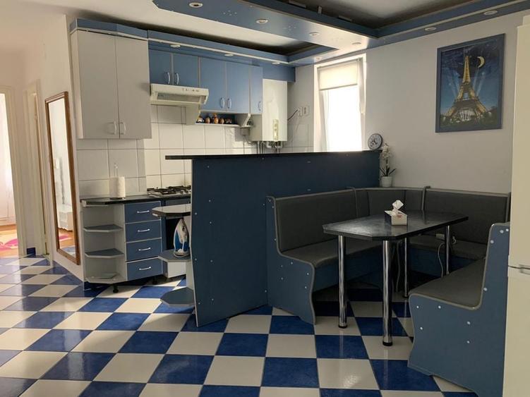 Apartament cu 3 camere decomandat în Dâmbu Pietros