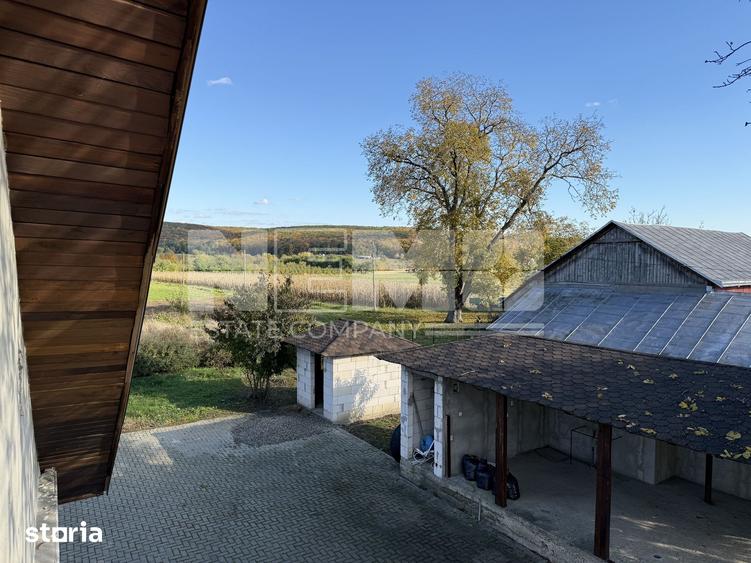 Casă cu 4 camere cu Teren 898 Mp în Mitocu Dragomirnei