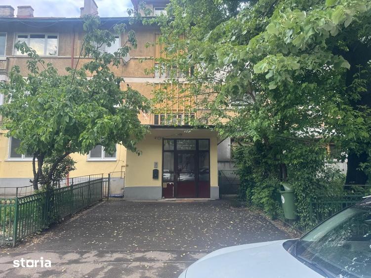 Apartament cu 2 camere semidecomandat în Ferentari