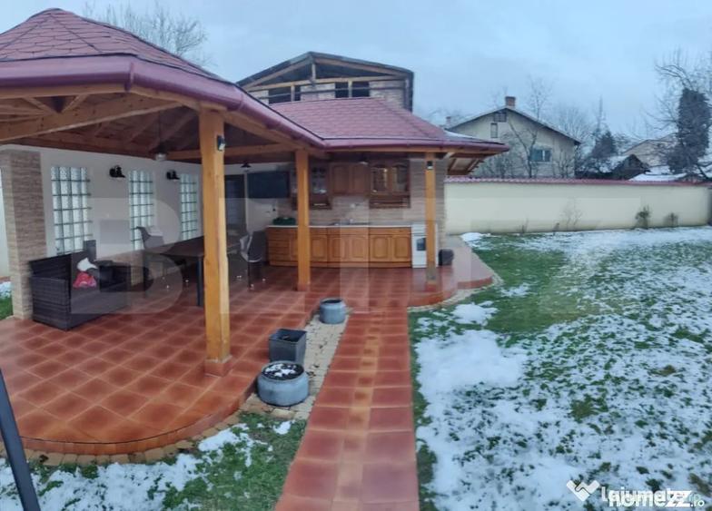 Casă cu 6 camere cu Teren 1178 Mp în Cetate