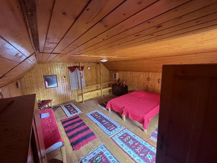 Casă cu 2 camere cu Teren 70 Mp în Central