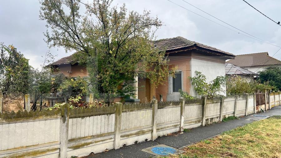 Casă individuală cu 4 camere cu Canalizare în Nord-Vest