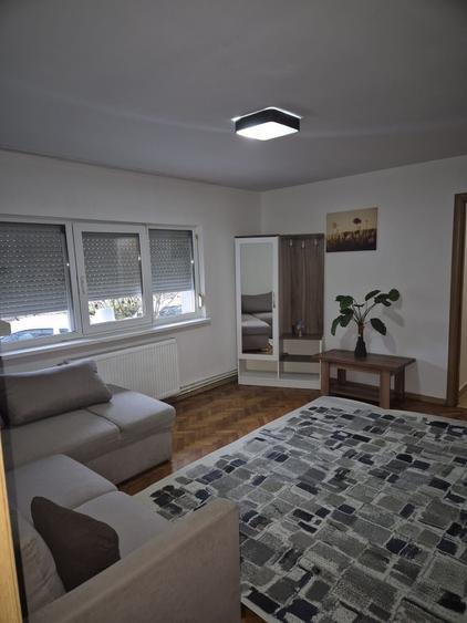 Apartament cu 2 camere semidecomandat în Cutina