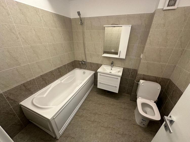 Apartament cu 2 camere decomandat, mobilat în Tomis Plus