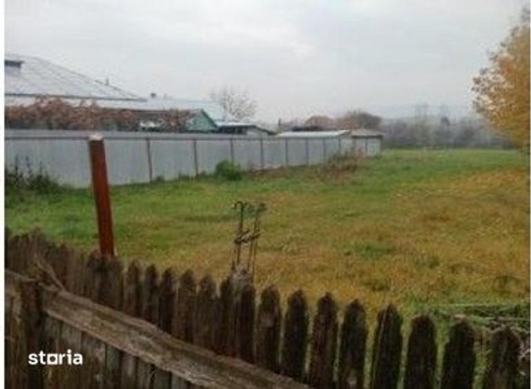 Teren de 855 mp, în Dochia