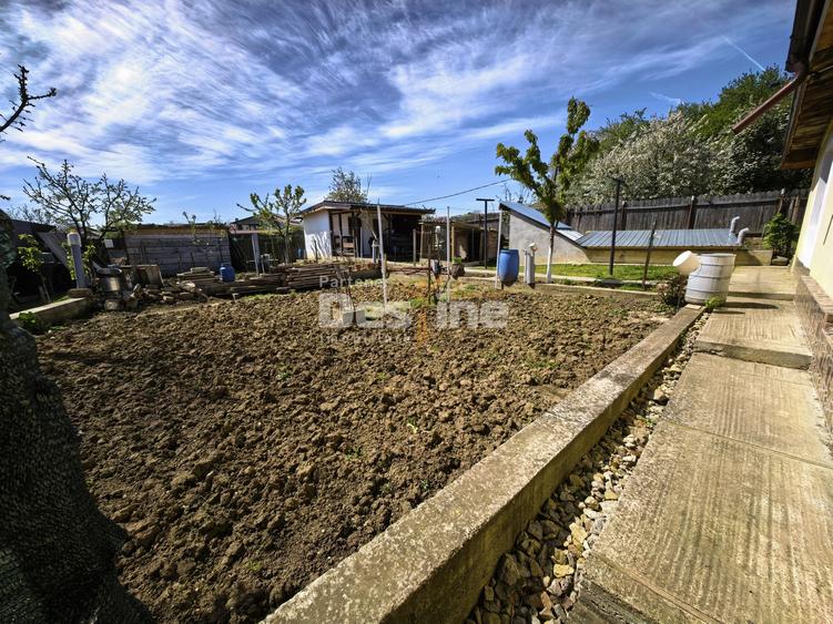 Casă individuală cu 4 camere cu Canalizare în Horpaz