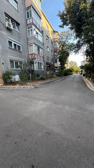 Apartament cu 2 camere semidecomandat în Sud