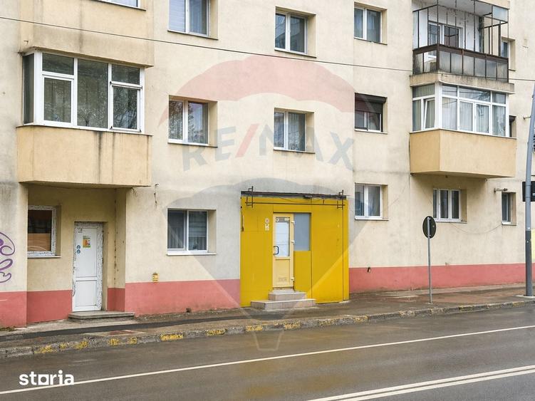 Apartament cu 3 camere decomandat în Republicii