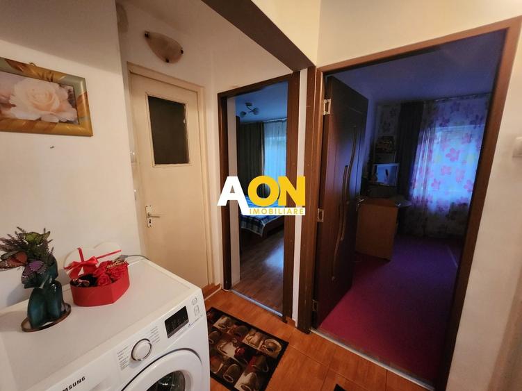 Apartament cu 4 camere decomandat în Cetate