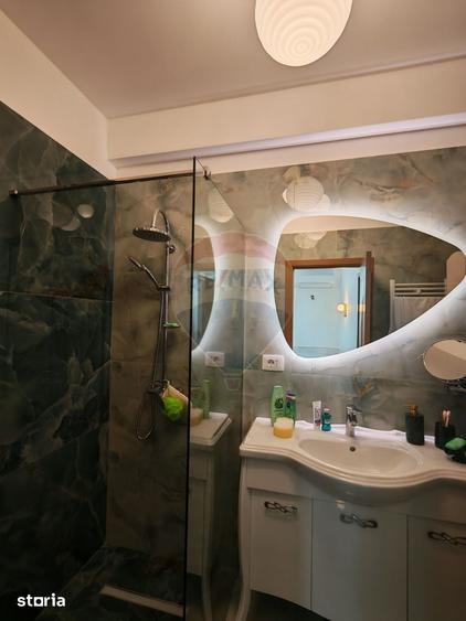 Apartament cu 3 camere, mobilat în Central