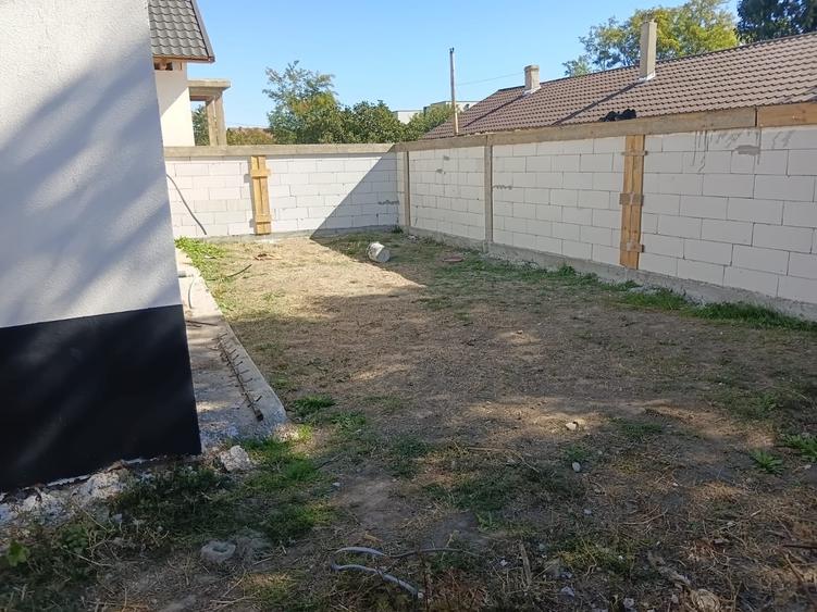 Casă individuală cu 4 camere cu Teren 280 Mp în Lumina