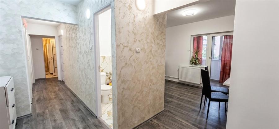 Apartament cu 3 camere decomandat în Iosia