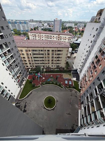 Apartament cu 3 camere decomandat, mobilat în Vitan