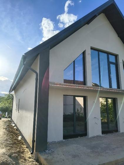 Casă individuală cu 4 camere cu Canalizare în Bran