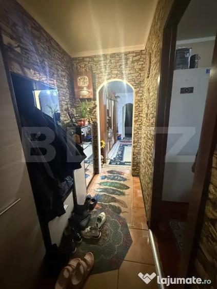 Apartament cu 3 camere semidecomandat în Micro 11
