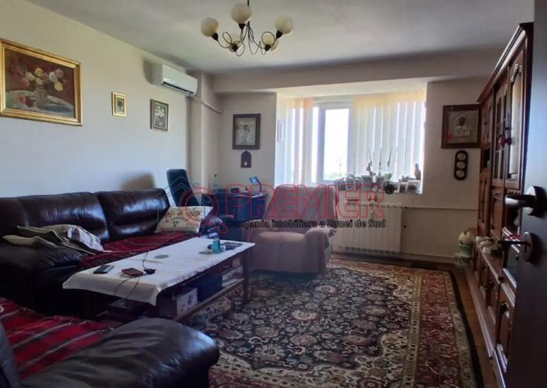 Apartament cu 4 camere decomandat în Octavian Goga