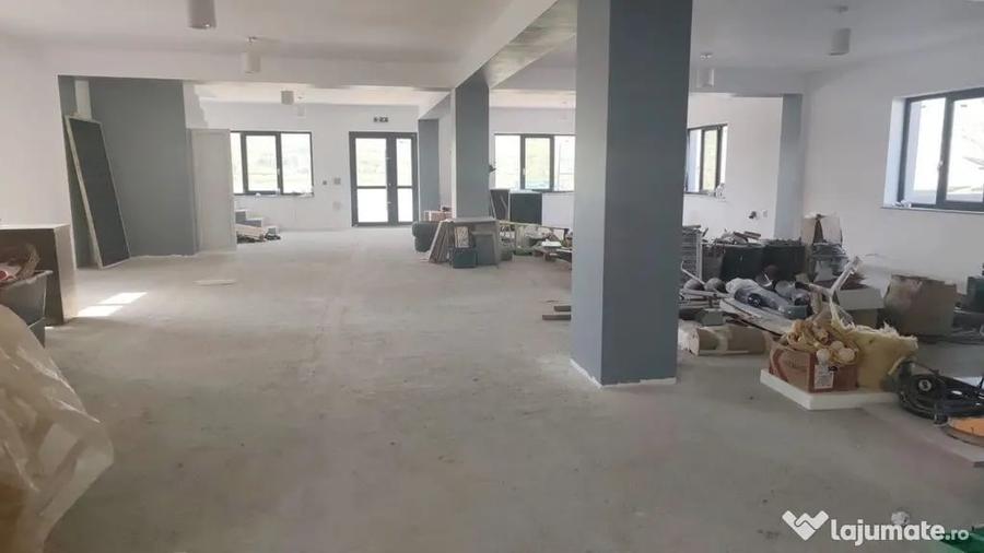 Spațiu comercial, de 386 mp, în Bălteni