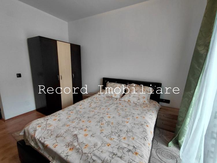 Apartament cu 3 camere semidecomandat în Florești