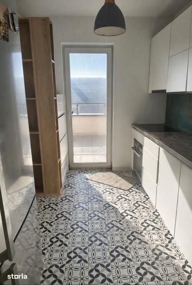 Apartament cu 3 camere semidecomandat în Sopor